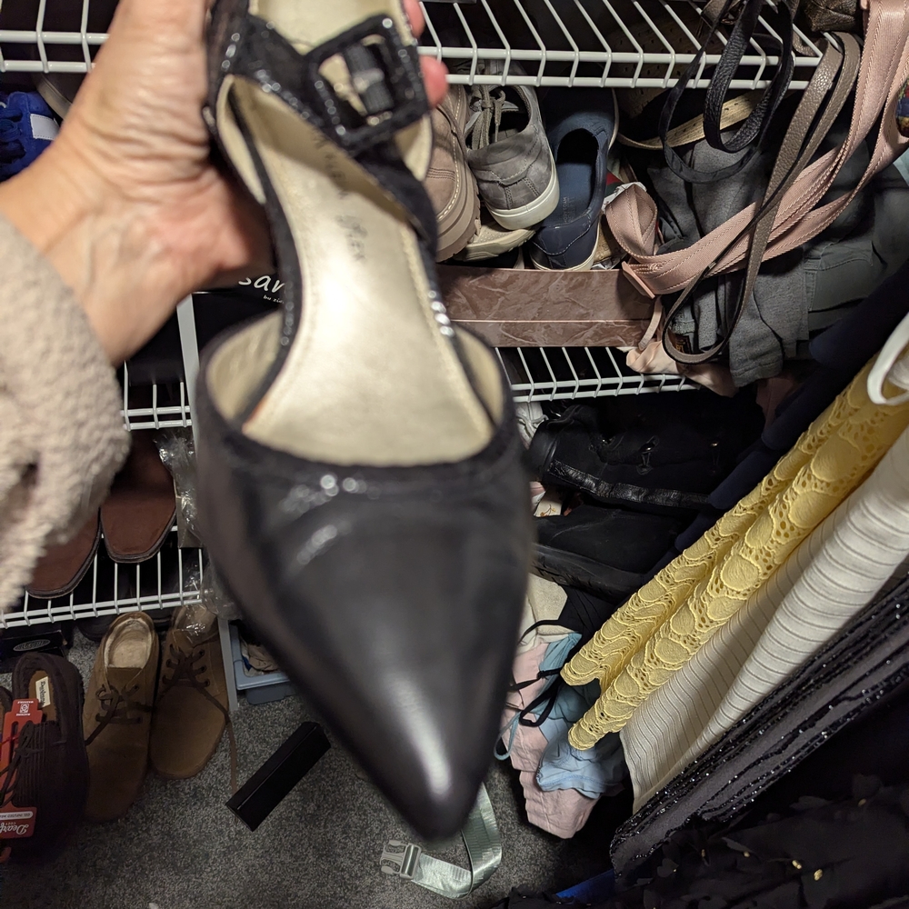 Anne Klein Black Pointed Heels
